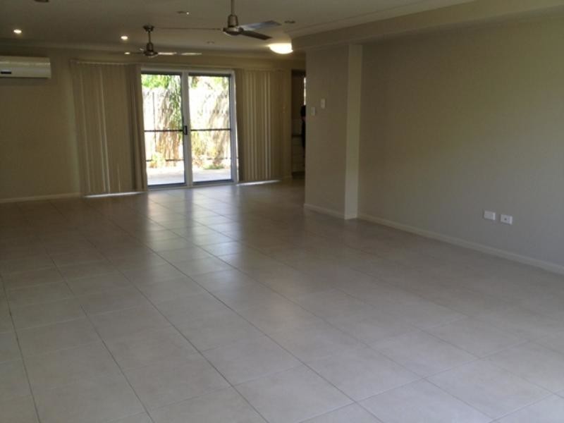 2/93 Talford Street, The Range QLD 4700